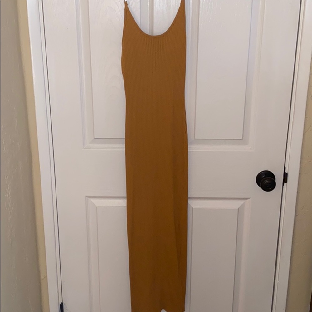 Super stretchy Midi mustard yellow dress!